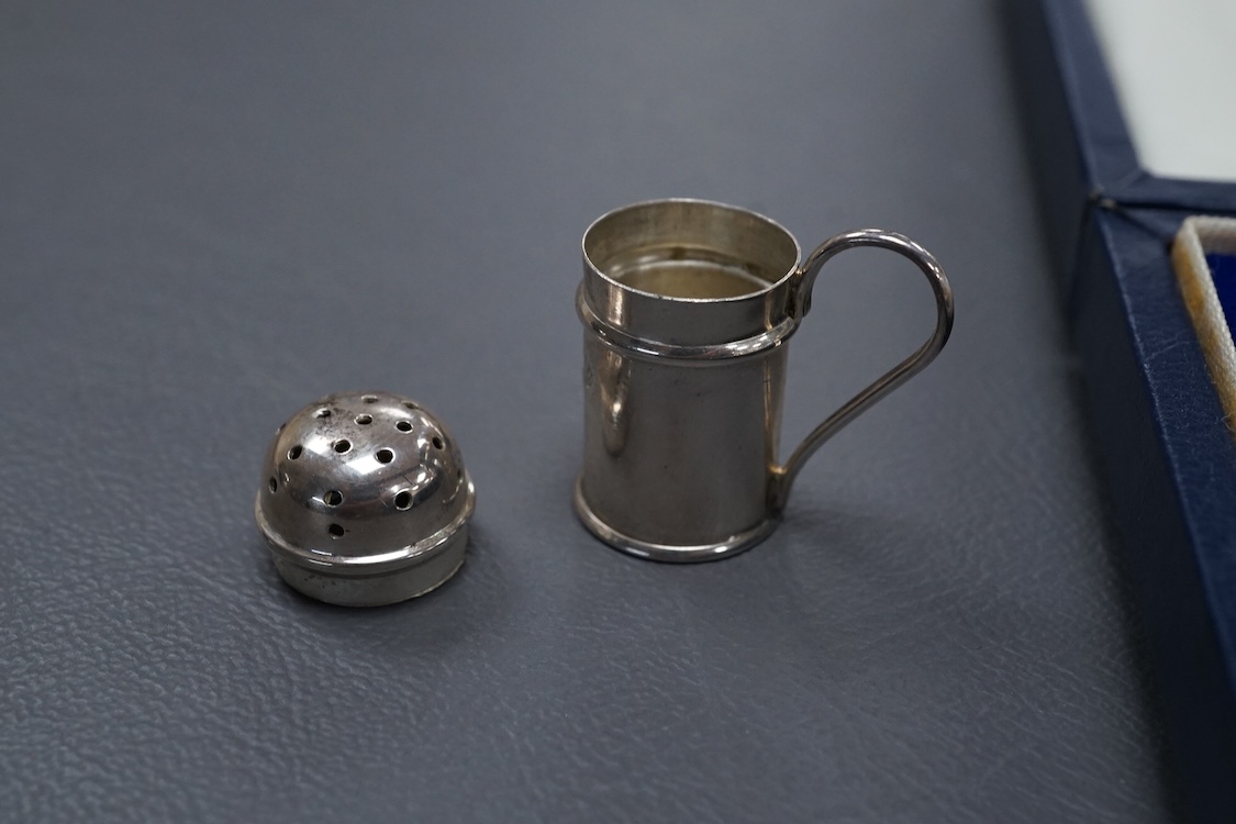 A modern cased set of twelve Mappin & Webb silver single handled condiments, J A Campbell London, 1986, 30mm.